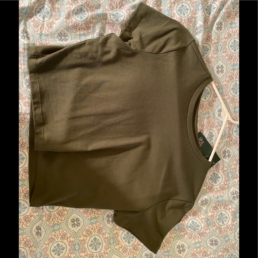 Green cropped top